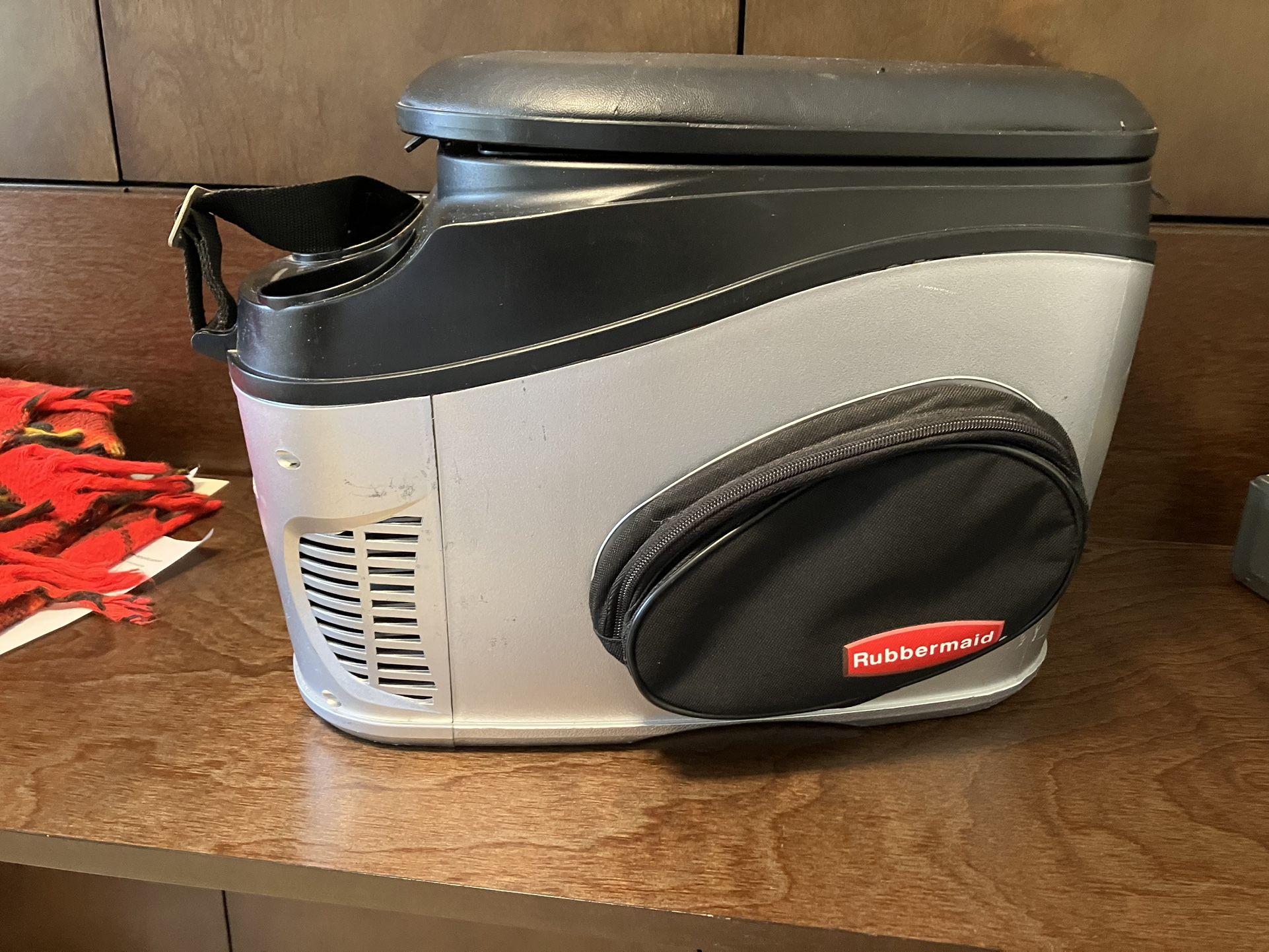 Rubbermaid Car Cooler
