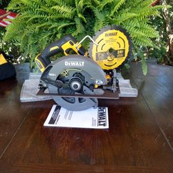 DeWalt  60v New Flexvolt.  Circular. Saw.  7  1/4".  Brushless Motor 