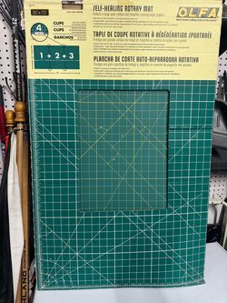 OLFA 35x70" Continuous Grid Connecting Rotary Mat (RM-CLIPS/3-01) Three 23x35 self-healing mats, 1.5mm, connect with clips - Large-scale quilting and 