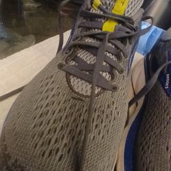 Brooks Mens Ghost 11 Size 13D Running Shoes 