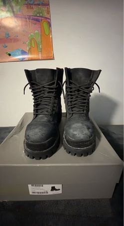 Balenciaga Strike Boots EU 44