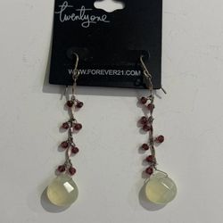 Vintage Forever 21 Bronze-Tone Dangle Earrings Burgundy Beads Green Teardrop y2k
