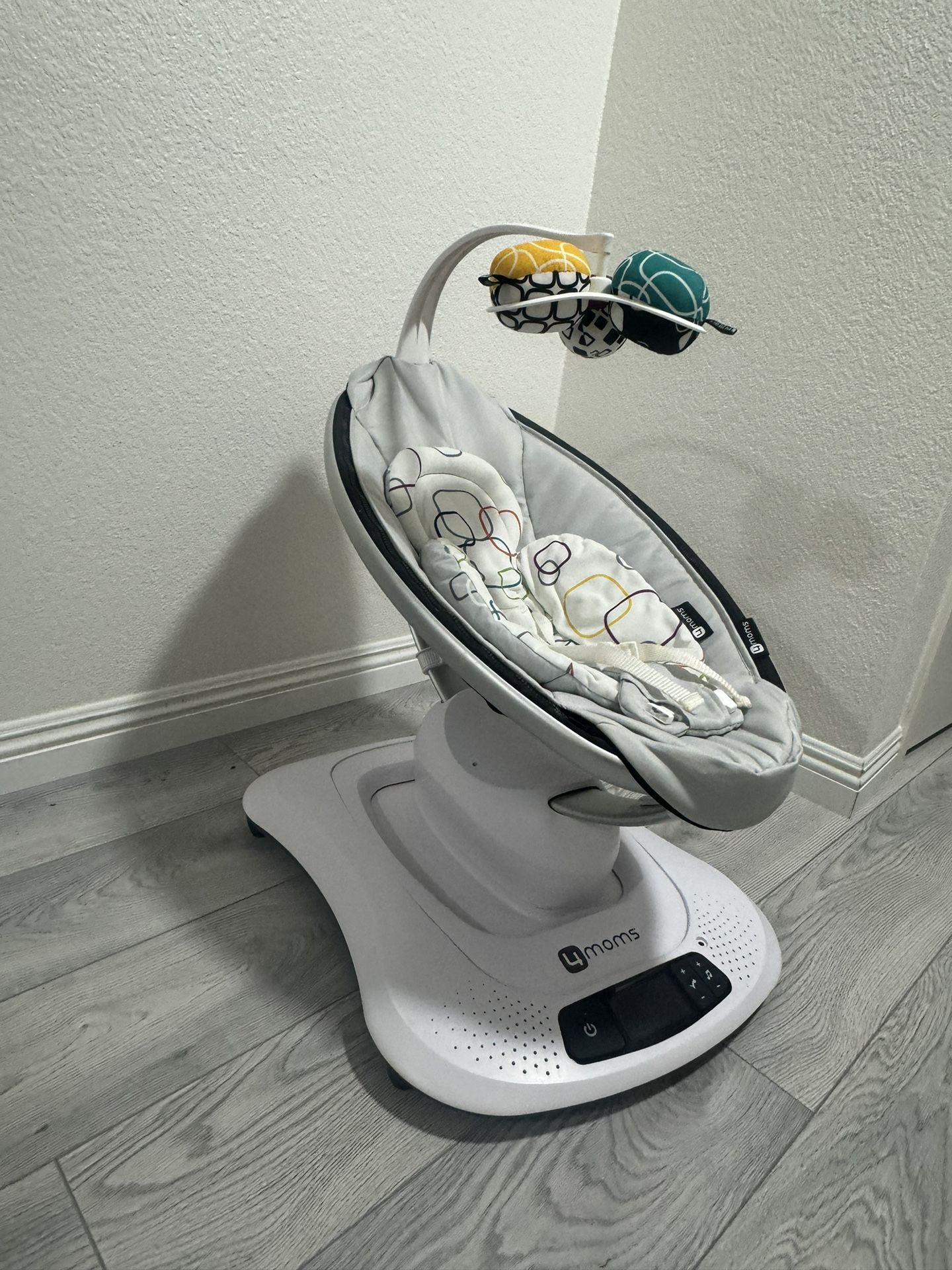 Multi Motion Baby Swing By 4Moms