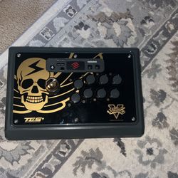 Madcatz TES+ Fight Stick Arcade Stick