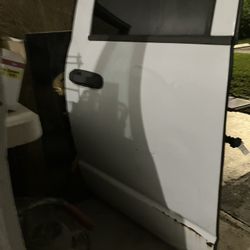 2006 Dodge Ram 1500 Parts Passenger Front And Rear Windows 