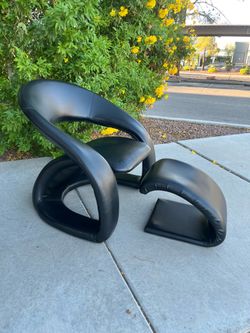 Postmodern black Jaymar style accent chair and ottoman( can deliver for $10 )
