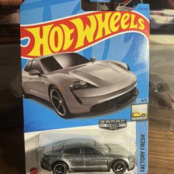 Hotwheels Zamac Porsche Taycan Turbo S