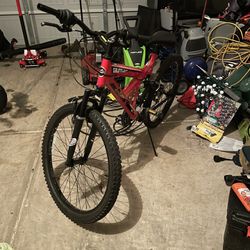 Dynacraft 24 in. Gauntlet Mountain Bike, Red