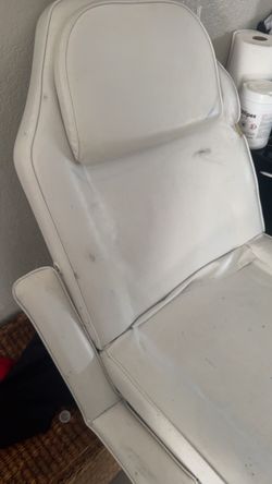 Tattoo chair