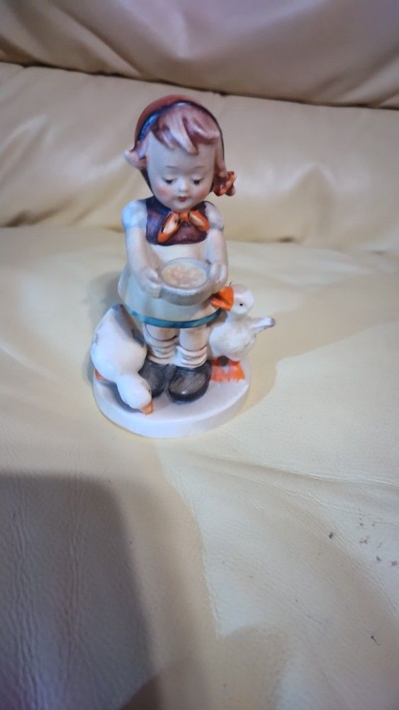 Vintage Goebel Hummel Figurine Be Patient NO 197 Stamped Girl 1957