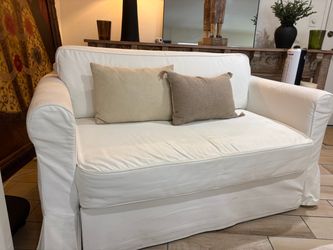 Pull out love seat