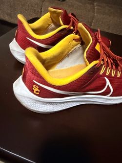 Nike USC Trojans Low-Top Sneakers