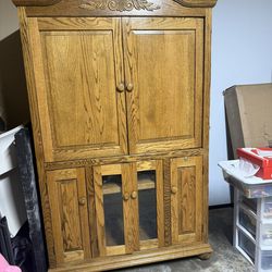 Entertainment Centers/Armoires