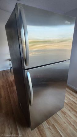 ​Clean Stainless KitchenAid Refrigerator w/ Ice Maker - Works Great!