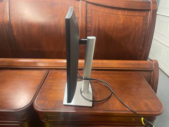Dell Flat Panel Desktop Monitor with Stand