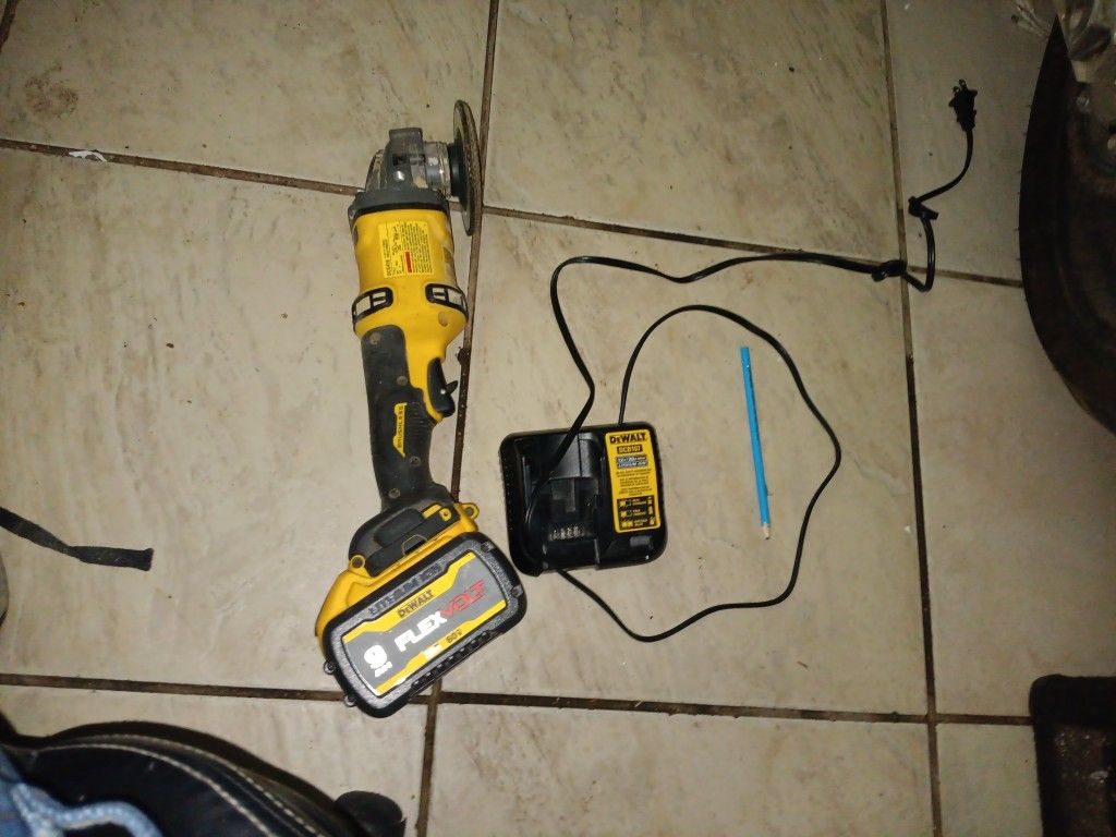 DeWALT Brushless Grinder With FlexVolt Battery 