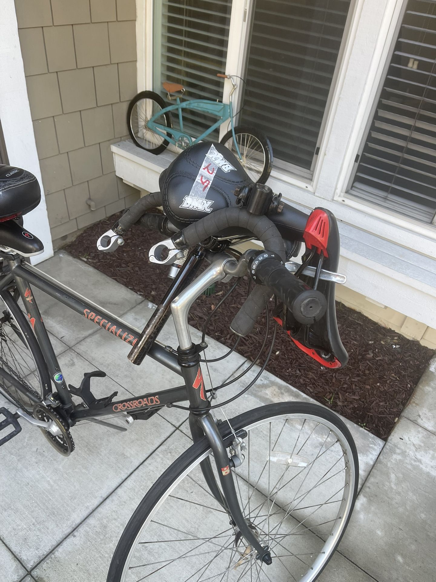 SPECIALIZED 22” Ready To Ride With Bike Seats.