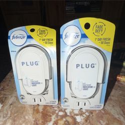 Febreze Fade Defy Plug Oil Warmer White with Low-Level Indicator Light 1 Pack