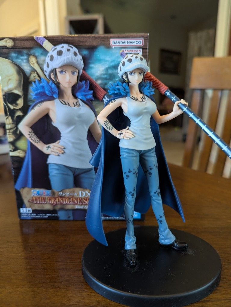 One Piece - female Trafalgar Law figure
