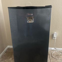 Semi New Mini Fridge 