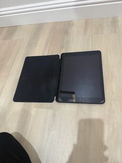Apple iPad with Black Folio Case