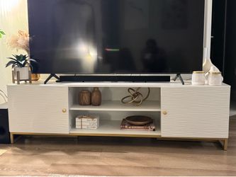 TV Stand 69”