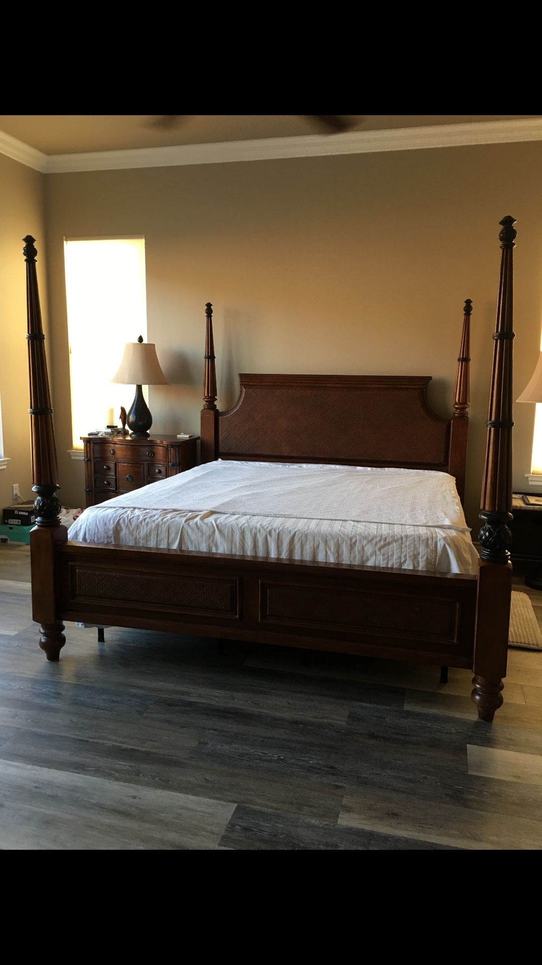 Cal King bedroom set for Sale in Riverside, CA OfferUp