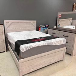 New 🧡 $10 Down Payment Finance ▪️Senniberg Queen Panel Bed/Dresser/Mirror/Nightstand 