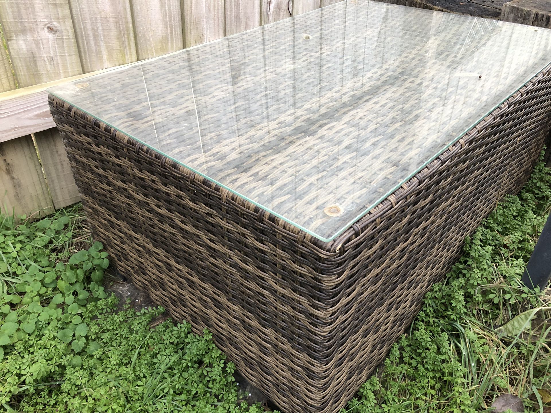 Wicker and glass table - 39.5 x 26 x 16.5 tall