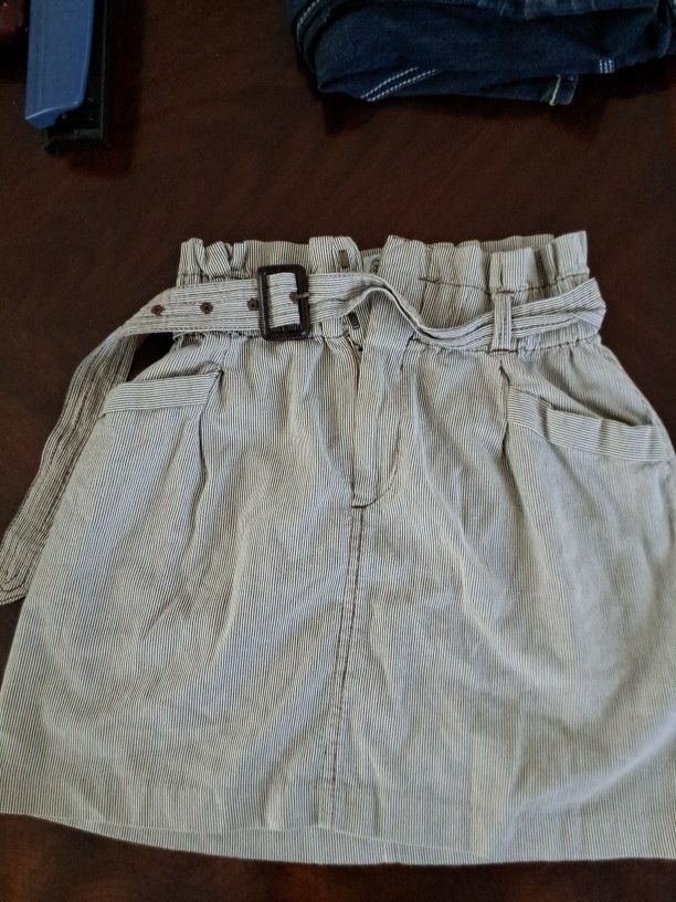 EASTER SALE -American Eagle Pinstriped Pap We Bag Mini Skirt ( Xs)