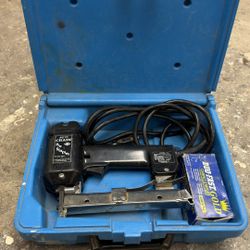 Pro stapler Carpet Stapler