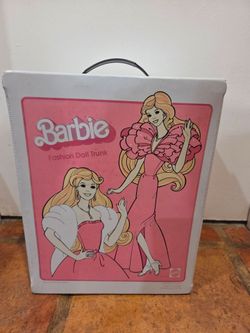 1982 Barbie Fashion Trunk