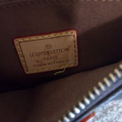 Louse  Veten Women's Purse