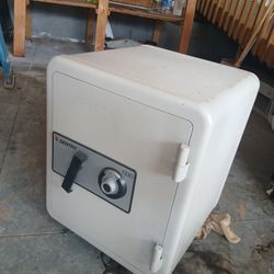 Sentry 1330 Fire-Safe - Combination Included - Heavy Duty