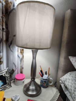2 table lamps