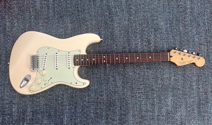 Fender Stratocaster and Vintage Molded Case