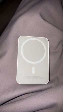 MagSafe magnetic charger