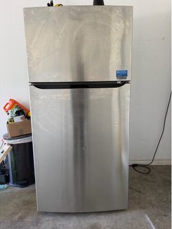 LG FRIDGE VERY COLD WORKS GREAT