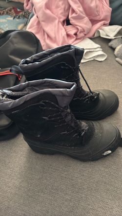 North Face Boys Thermal Boots size 5