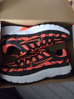 New In Box Nike Shoes Size 10