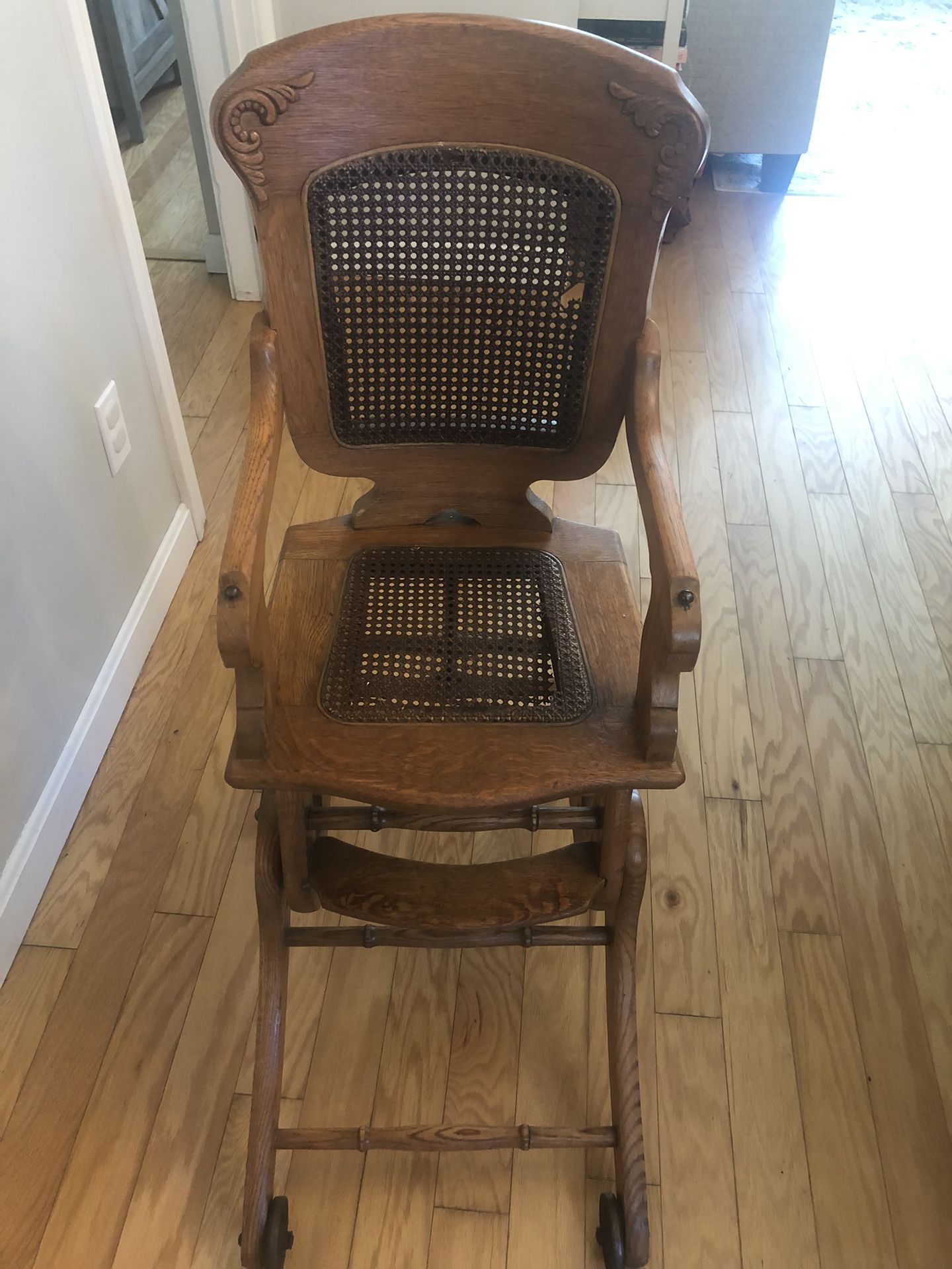 Antique Chair/rocking Chair