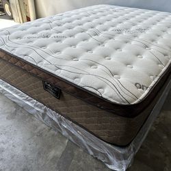 12in Queen Size Organic Cloud Comfort Europillow Top Mattress and Boxspring 