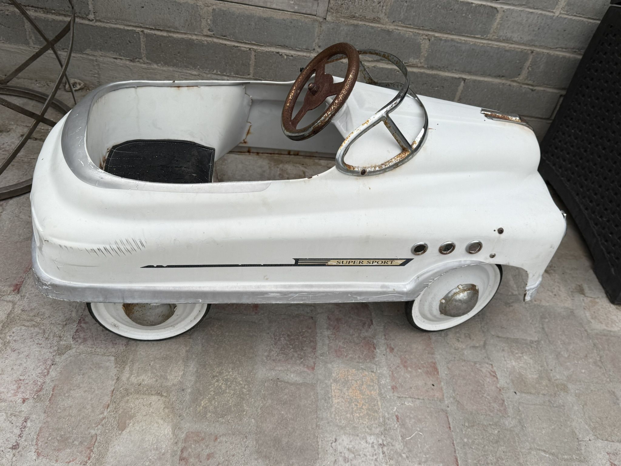 Vintage Murray Comet Super Sport pedal car