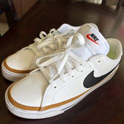 NIKE Shoes Size 9 