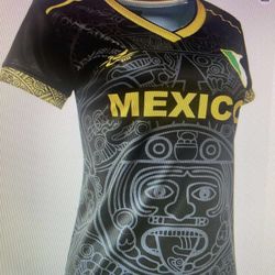 Nueva blusa de Mexico negra con Oro