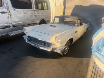 1957 Ford Thunderbird