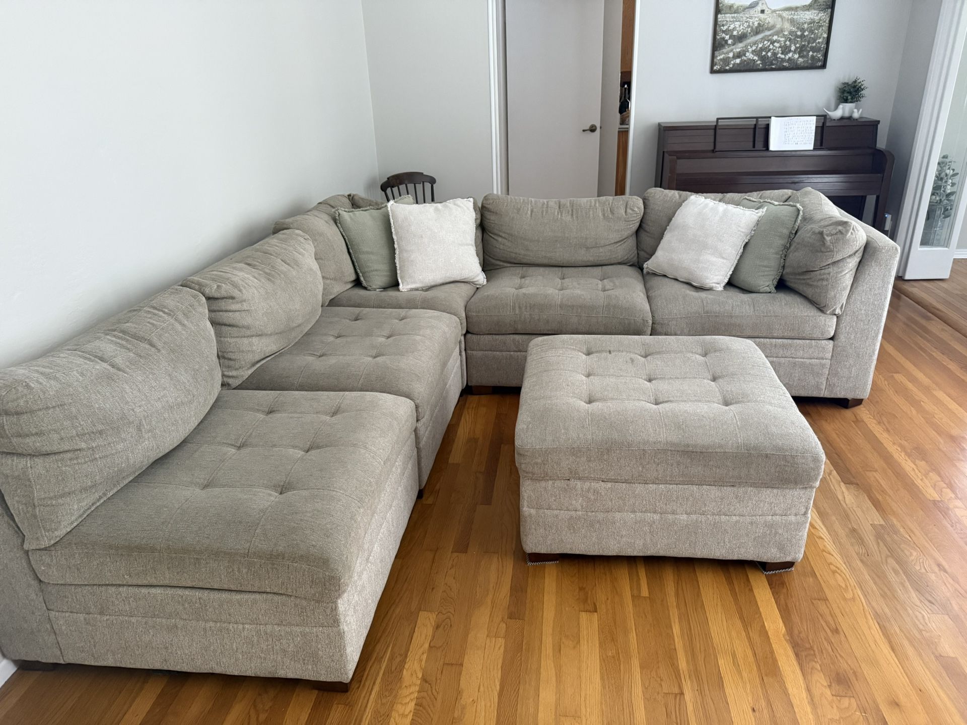 6 Piece Modular Couch With Ottoman