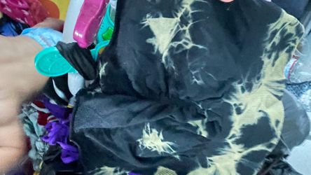 12 clothes pieces 60$