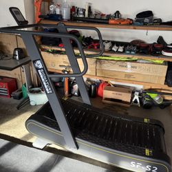 Signature fitness Motorless Treadmill 