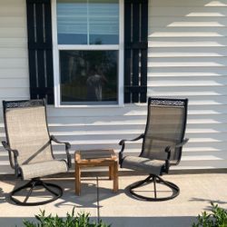 Outdoor patio chair